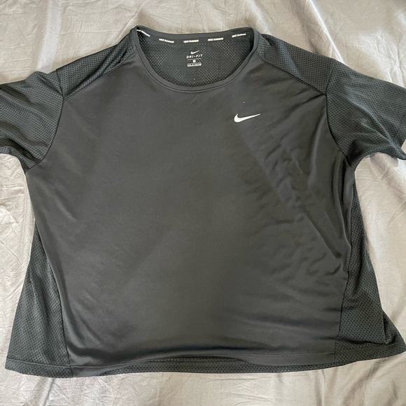 Nike Women's Charcoal Gray Short Sleeve Tee - Picture 1 of 6